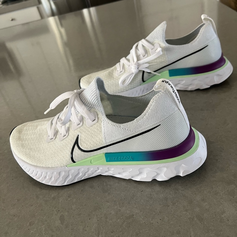 🌟 👟Nike Mens Size US 10,White Infinity React Flyknit, BRAND NEW, Rare